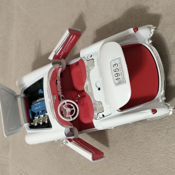 1953 Corvette Convertible Die Cast Car - Picture 3 of 5